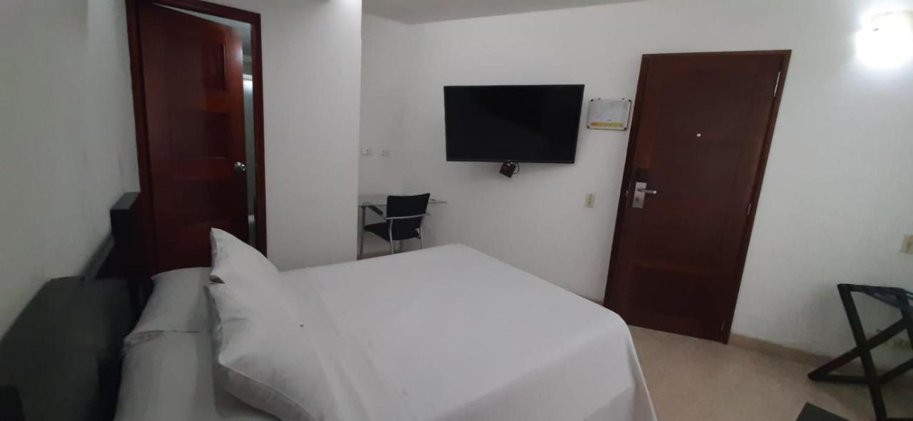 Hotel Mediterraneo Medellin Ngoại thất bức ảnh